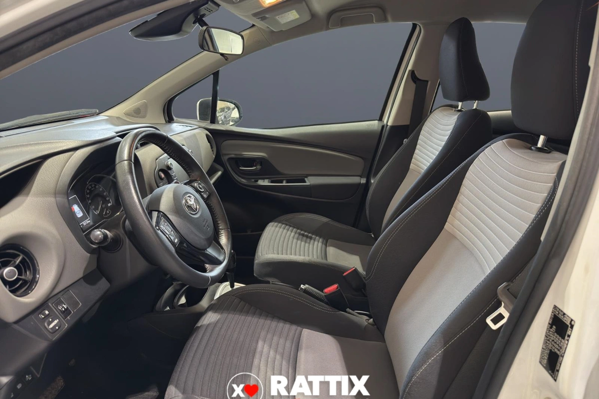 TOYOTA Yaris Yaris 1.5h Active